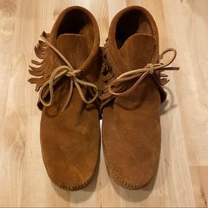Minnetonka Fringe moccasin